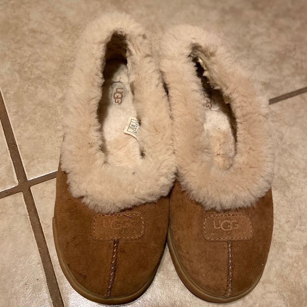 UGG SUEDE BROWN SHERPA SLIPPER SZ 8
